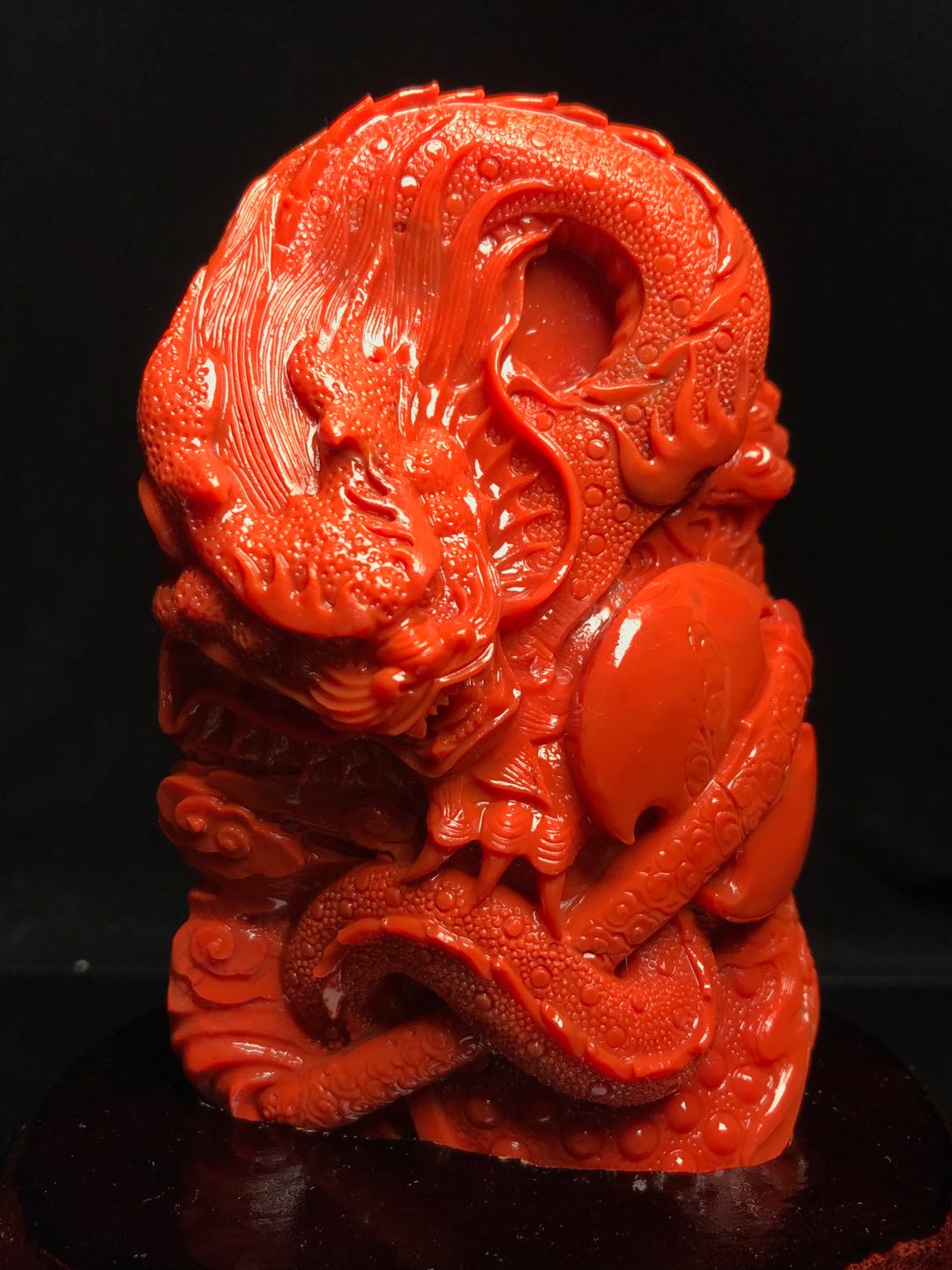 神龙护主